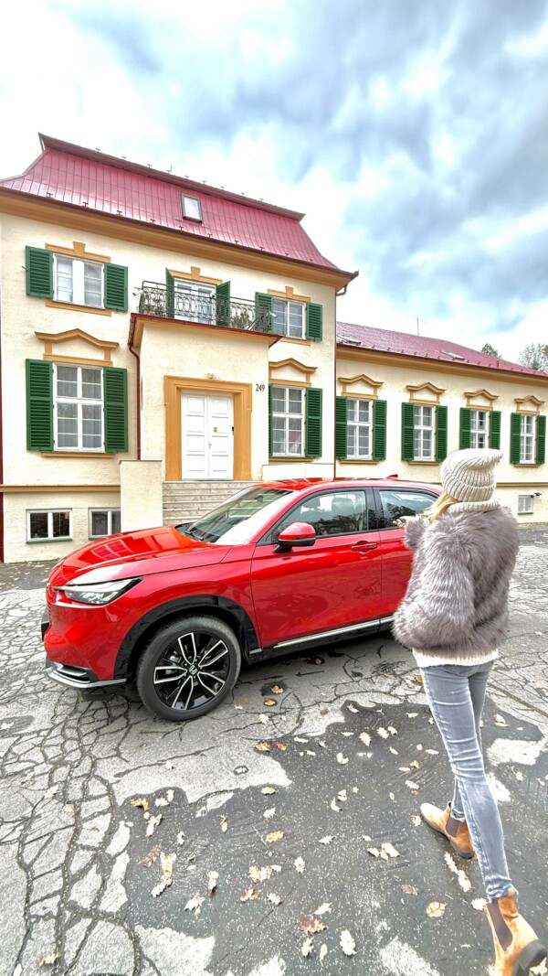 auto-moto magazín som si ja vyskúšala 😀 aspoň som sa tak cítila, no chcela som vám ukázaťz takého laického pohľadu ženy, čo som si na Honde HR-V obľúbila 😊 🚗

Nobelova cena 🏆 patrí vyhrievanému volantu a bezkľúčovému ovládaniu auta. 
Čo máte na svojom autíčku najradšej vy? 

honda hondahrv hondaslovenskoautomobily
